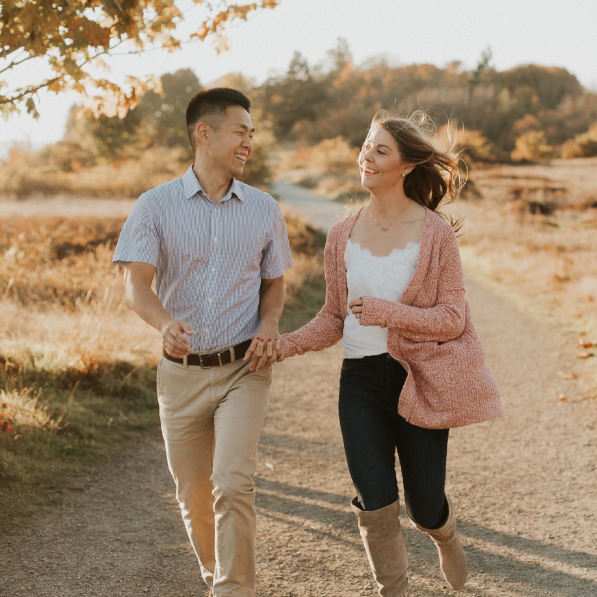 Sunset engagement shoot at Discovery Park, Seattle by Sarah Anne Photography