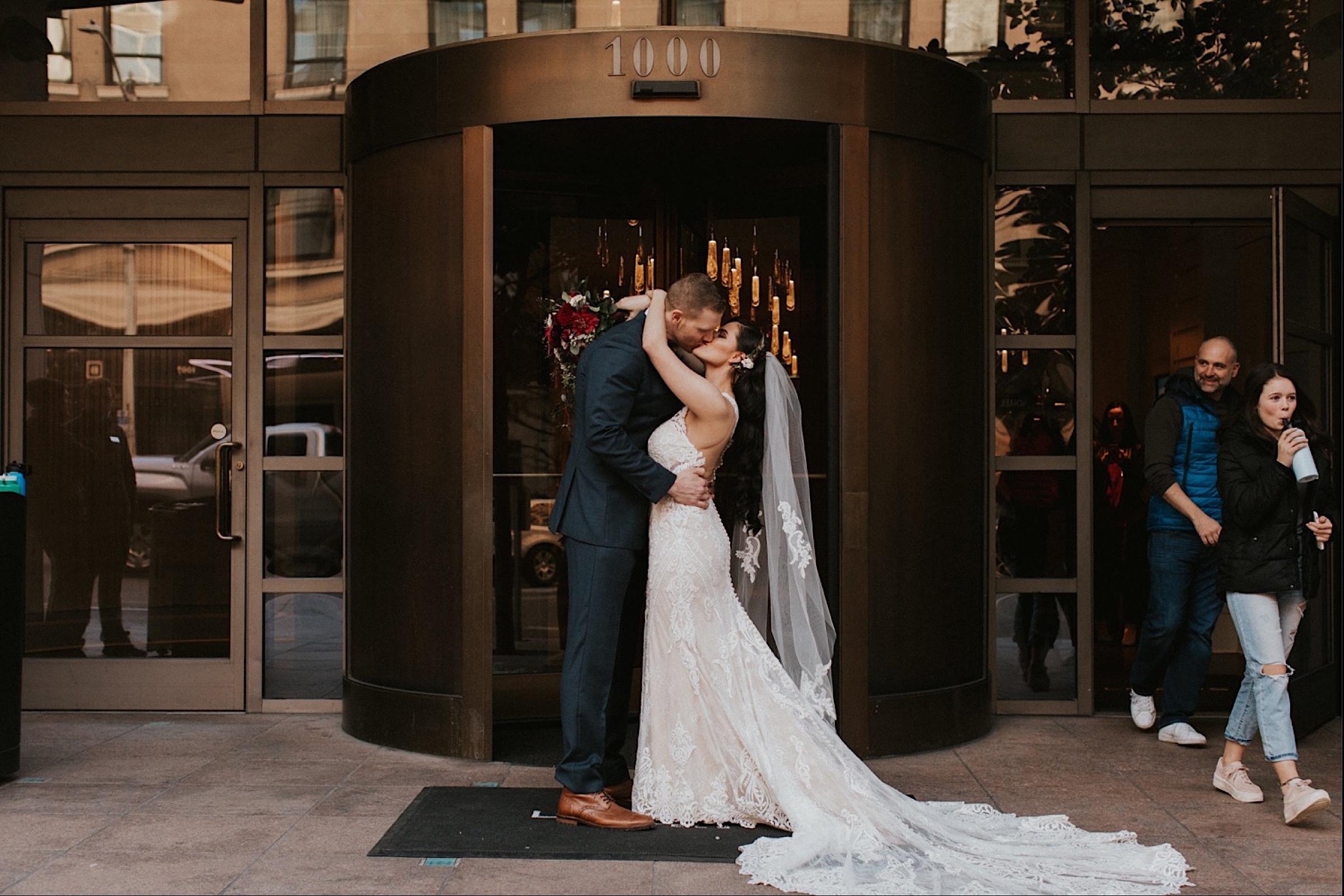 Downtown Seattle Wedding Photographer Covers best Wedding Planning Apps
